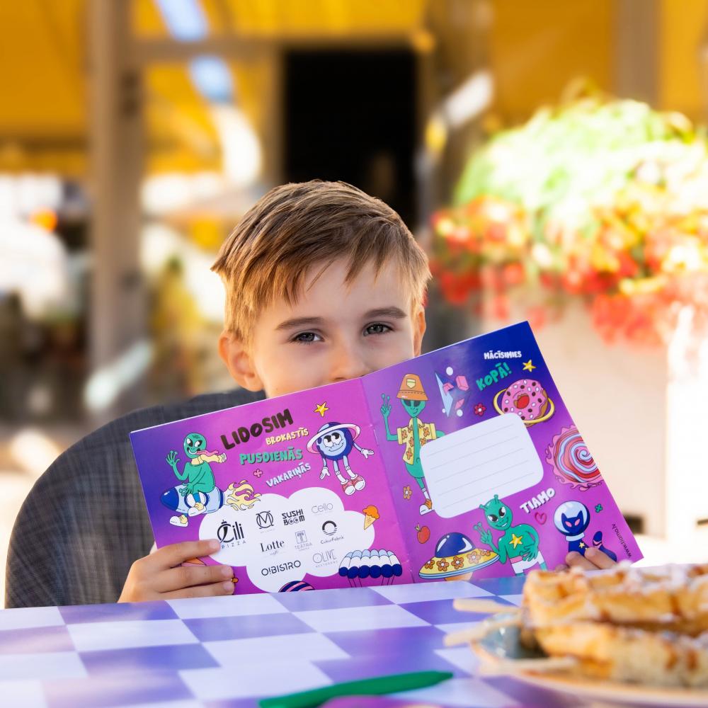 1. septembrī Čili Pizza katram skolēnam dāvanina burtnīcu ​​​🥳