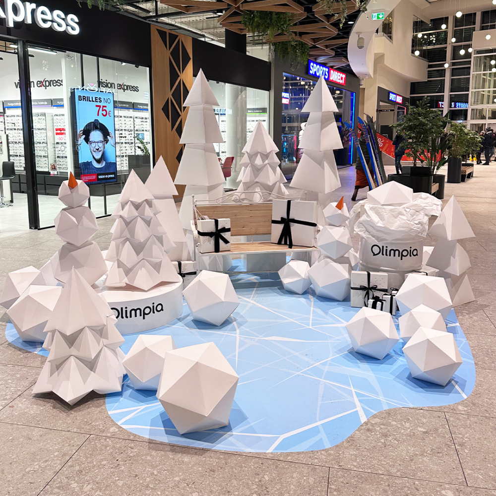 Combine preparing last-minute gifts with capturing the magic of Christmas in a photo corner at the shopping centre Olimpia!